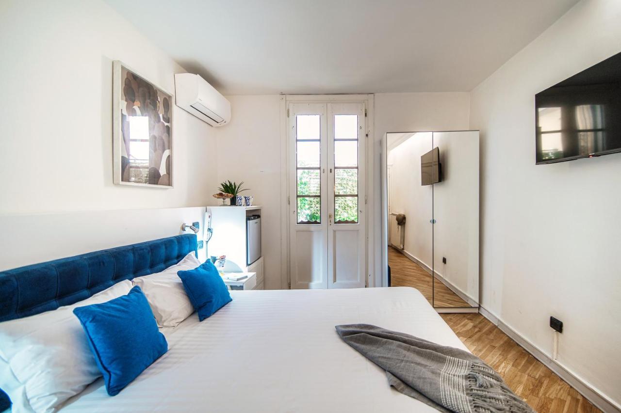 Joivy Al Duomo Guest House Como Exterior photo